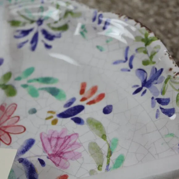 Bungalow No 10 Flower Rustic Dinner Plate Set 4 Scalloped Melamine Blue Red NWT - Picture 7 of 7